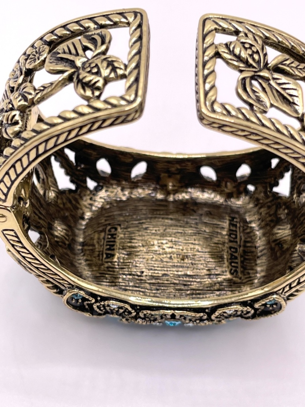 Heidi Daus Dazzling Damoiselle Chunky Statement Bracelet 6 3/4" - Picture 9 of 16